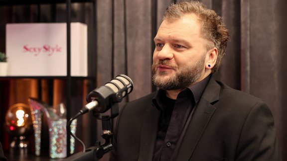 Tālivaldis Kronbergs: 1989. gada 14. maijs: pirmā Svētā Komūnija pionierim