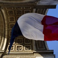 Francijas bijušā ministra skandāls nostāda valdību neērtā situācijā