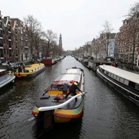 Omikrons: Nīderlande dodas stingrā mājsēdē