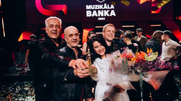 "Muzikālajā bankā" uzvaras laurus plūc "Jumprava" un Antra Stafecka 