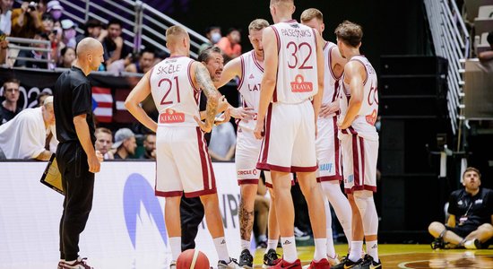 Ātri, agresīvi un ar sava veida stilu – Latvijas basketbolisti stāsta par pirmo pretinieci