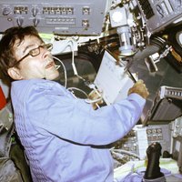 Умер побывавший на Луне астронавт NASA Джон Янг