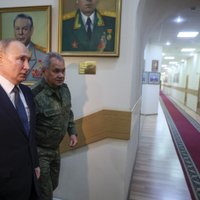 Rokādes Kremlī: Putins atstādina aizsardzības ministru Šoigu 