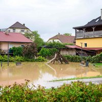 Slovēnija un Austrija turpina cīnīties ar plūdiem un to sekām
