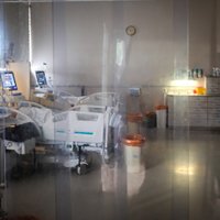 Stacionāros Latvijā ārstējas 886 Covid-19 pacienti; pamatdiagnoze – 510