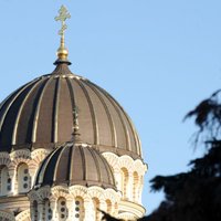 Apzeltīs Rīgas Kristus Piedzimšanas katedrāles centrālo kupolu