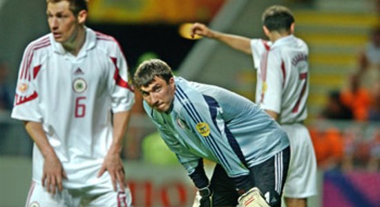 ВИДЕО. Мамардашвили сделал 10 сэйвов, но рекорд ЕВРО латвийского вратаря Колинько устоял