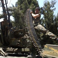 ASV un Turcija apmācīs un apbruņos Sīrijas opozīcijas kaujiniekus