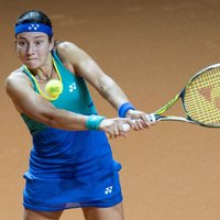 Sevastova zaudē pasaules piektajai raketei Halepai Štutgartes WTA turnīra ceturtdaļfinālā
