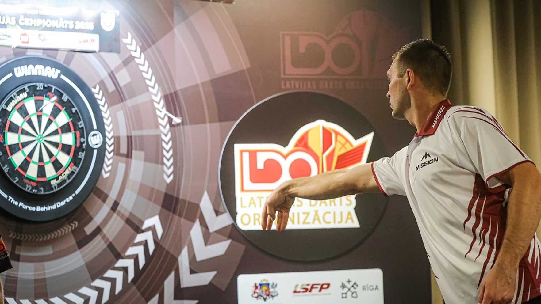 Foto: Demonstrează-ți supremația – Razma triumfă în Campionatul Letoniei la aruncarea cu săgeți   