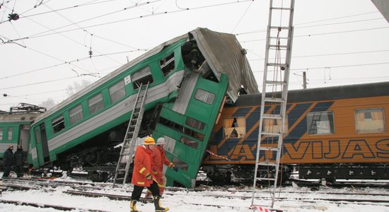 Прерванный маршрут: 20 лет со дня крушения электрички в центре Риги