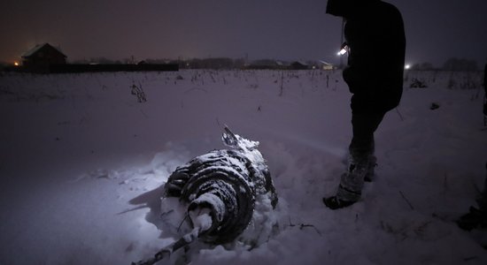 Глава МЧС России рассказал о поисковой операции на месте крушения самолета Ан-148