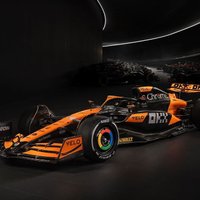 Foto: 'McLaren' pirmā no F-1 komandām parāda nākamās sezonas formulas krāsojumu