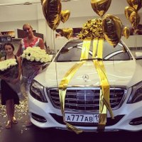 ФОТО: Анастасия Волочкова похвасталась подарком за 140 тысяч евро