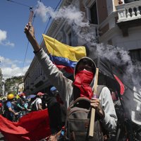 Foto: Ekvadorieši protestē pret valdības rīcību krīzē