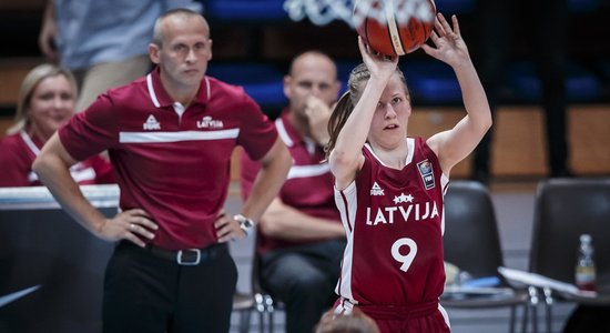 Latvijas sieviešu basketbola izlase aizvada tradicionālo rozā lentītes spēli pret Somiju