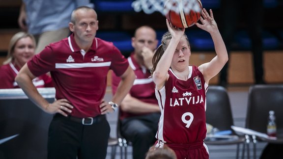 Latvijas U-19 sieviešu basketbola izlase spēlē pret Dienvidkoreju - 5