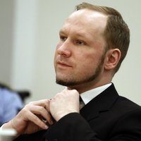 Breivīks sūdzēs tiesā Norvēģiju par apstākļiem cietumā