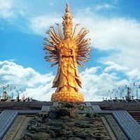 Будда, Петр I и тысячерукая богиня: 10 самых больших скульптур в мире