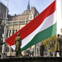 Eiropas valstis bažījas par Ungārijas slīdēšanu Krievijas virzienā