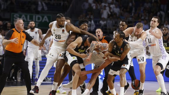 Oļegs Latiševs, kautiņš Real un Partizan spēlē