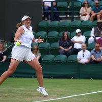 Ostapenko pirmā spēle Vimbldonā pārcelta uz trešdienu