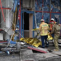 Белгород попал под обстрел. Поврежден торговый центр и жилые дома. Погибли пять человек, в том числе ребенок