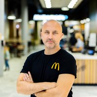 McDonald's в Латвии увеличил зарплату сотрудникам на 30%