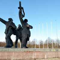 В парке Победы предложили поставить плакаты про Waffen SS, мифы СССР и оккупацию Латвии
