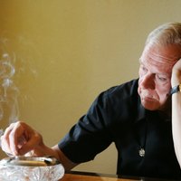 Kā populāri latvieši cīnās ar smēķēšanu