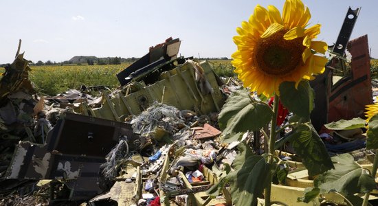 MH17 notriekšana: zvanu ieraksti norāda uz saitēm starp Krievijas amatpersonām un kaujinieku līderiem