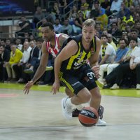 Žagars pamodina "Fenerbahce" uzbrukumu un palīdz izcīnīt trešo uzvaru Eirolīgā