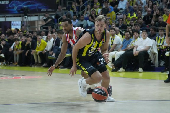 Žagars pamodina "Fenerbahce" uzbrukumu un palīdz izcīnīt trešo uzvaru Eirolīgā