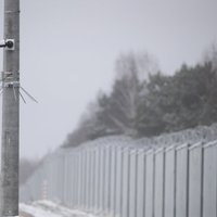 Migranti no Baltkrievijas apmētājuši ar akmeņiem Polijas robežsargus