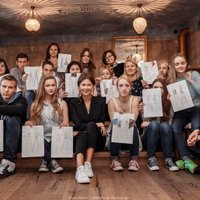 ФОТО: Воспитанники детских домов создали коллекцию совместно с брендом M-Couture