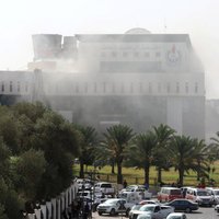 Lībijā kaujinieki uzbrūk naftas korporācijas centrālajai mītnei