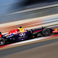 F-1 čempioni 'Red Bull' joprojām mokās ar tehniskām problēmām