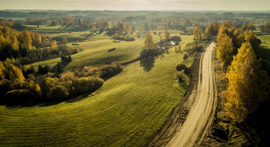 Foto: Grants ceļiem Vidzemē veikti ūdens atvades sistēmas sakārtošanas darbi