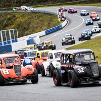 NEZ un Latvijas 'Legend Cars' čempionātā uzvaras laurus plūc Somijas autosportisti