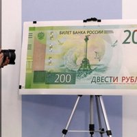 Latvijas finanšu iestādes pieņems Krievijas rubļa banknoti ar okupētās Krimas skatiem