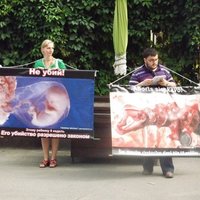 В Риге впервые пикетировали против абортов