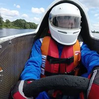Video: Nitišs un Timrots pirmo reizi dzīvē izbrauc ar ātrumlaivu