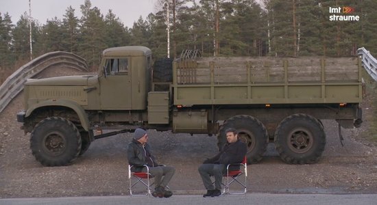 Video: Jakrins ticis pie armijas 'KrAZ' kravas auto