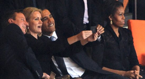 Обама и Кэмерон сделали селфи на прощании с Манделой