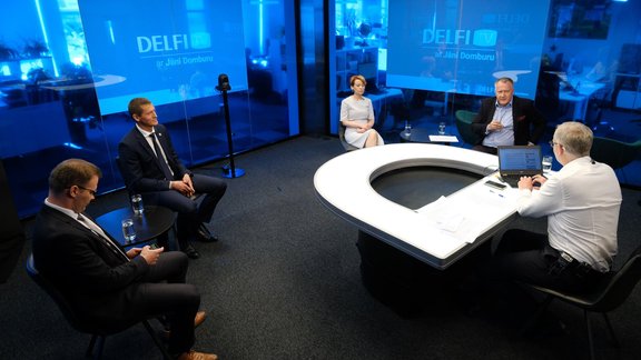 Delfi TV ar Domburu: Juris Jurašs, Marija Golubeva, Arvils Ašeradens, Raivis Dzintars - 7