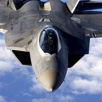ASV ultramodernie iznīcinātāji F-22 nolaižas Igaunijā