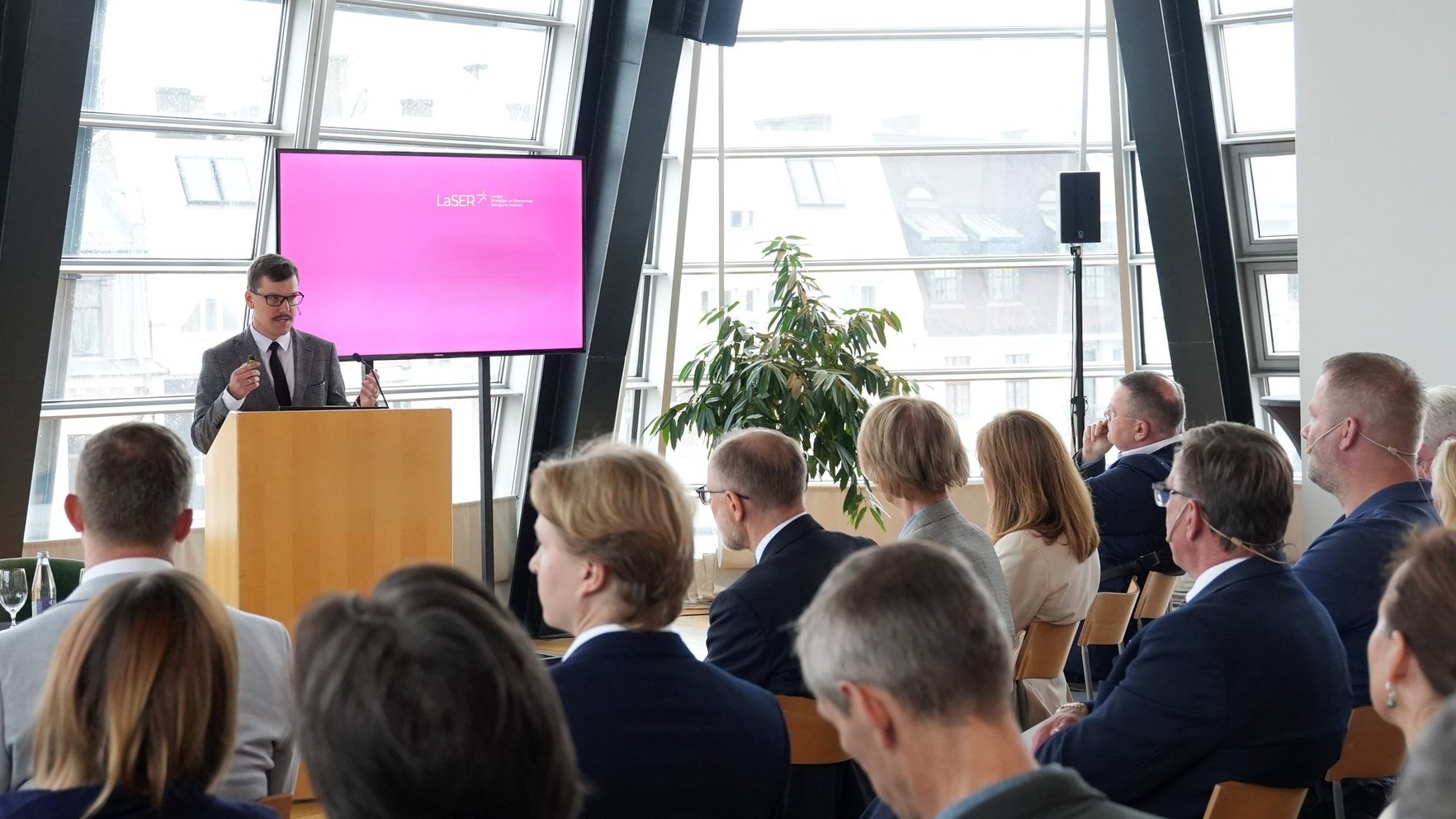 Think tank 'Laser' presents latest research on Baltic defense industry. Live video stream.