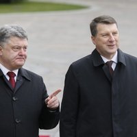 Вейонис и Порошенко обсудят возвращение Киеву 50 миллионов долларов, конфискованных Ригой