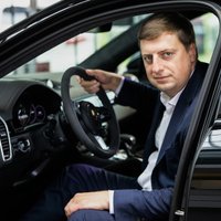 'Porsche' dīlercentra vadību Latvijā pārņem Ivars Norvelis