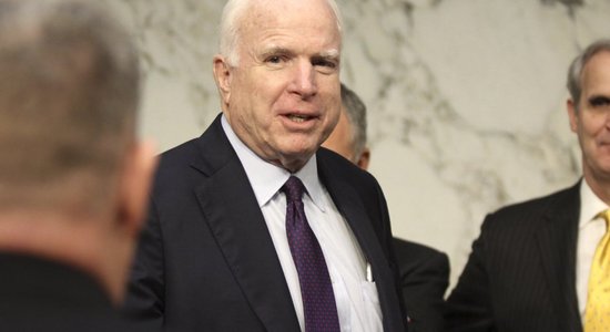 Маккейн посоветовал Трампу предоставить Киеву летальное оружие